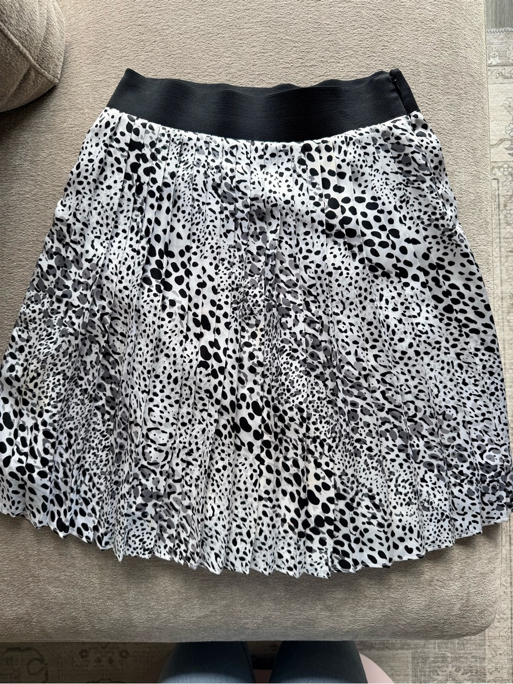 White House Black Market Black & White Animal Print Pleated Skirt